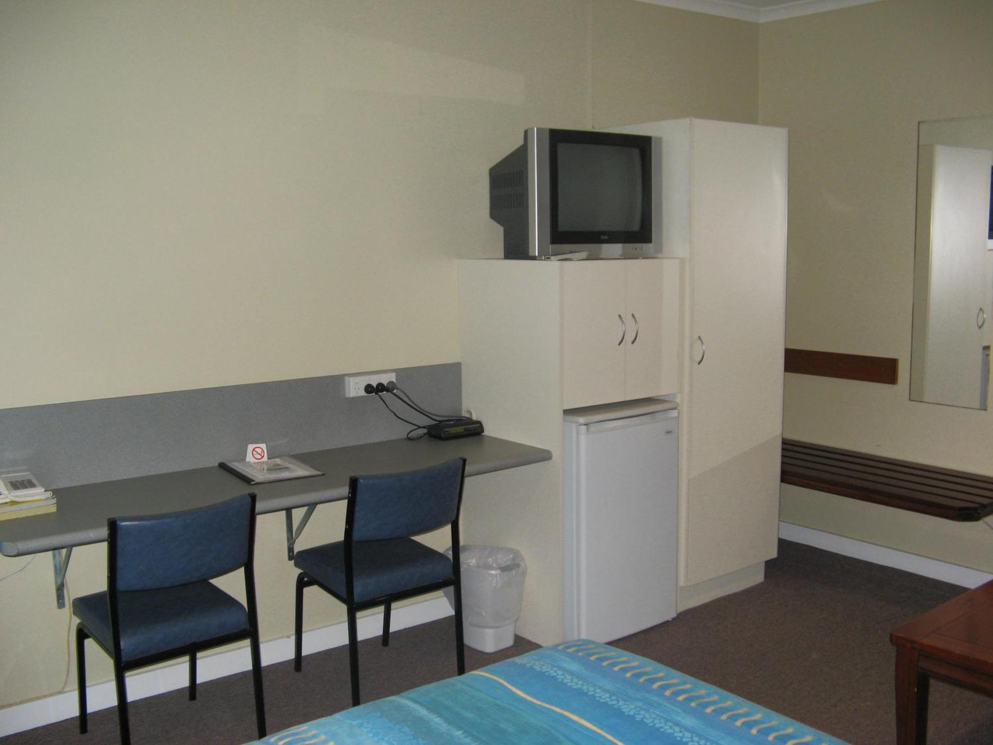 Moondarra Motel Innisfail Bagian luar foto