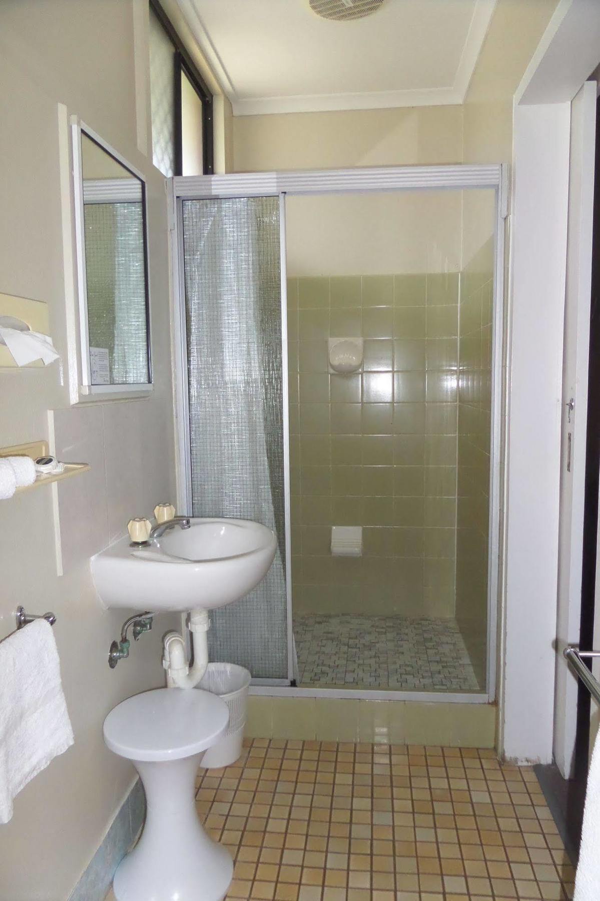 Moondarra Motel Innisfail Bagian luar foto