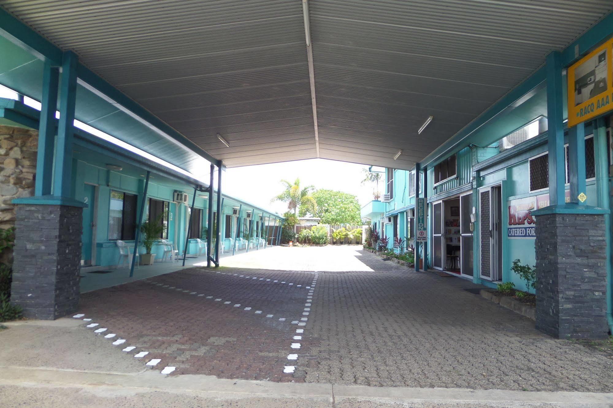 Moondarra Motel Innisfail Bagian luar foto